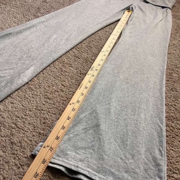 Gray Long Sleeve Top and Pants Set - Picture 12 of 16